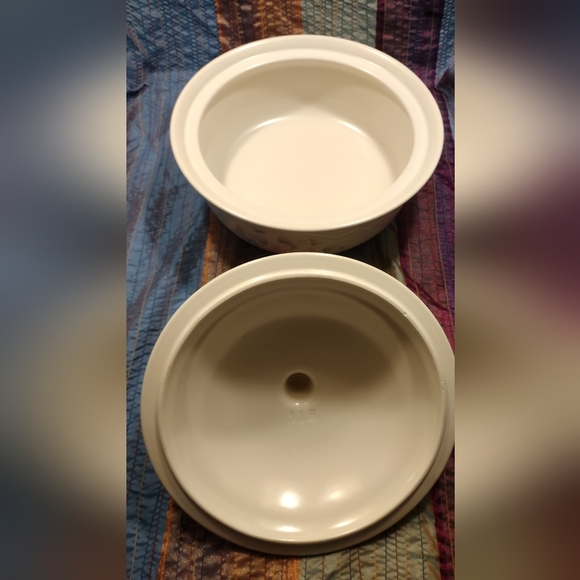 NWOT Pfaltzgraff Tea Rose Pattern Covered Dish - Picture 4 of 5